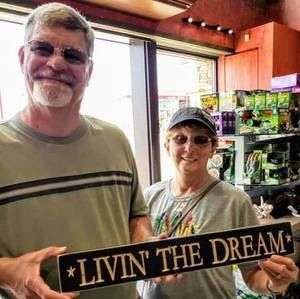 Meet your Posher, Dennis